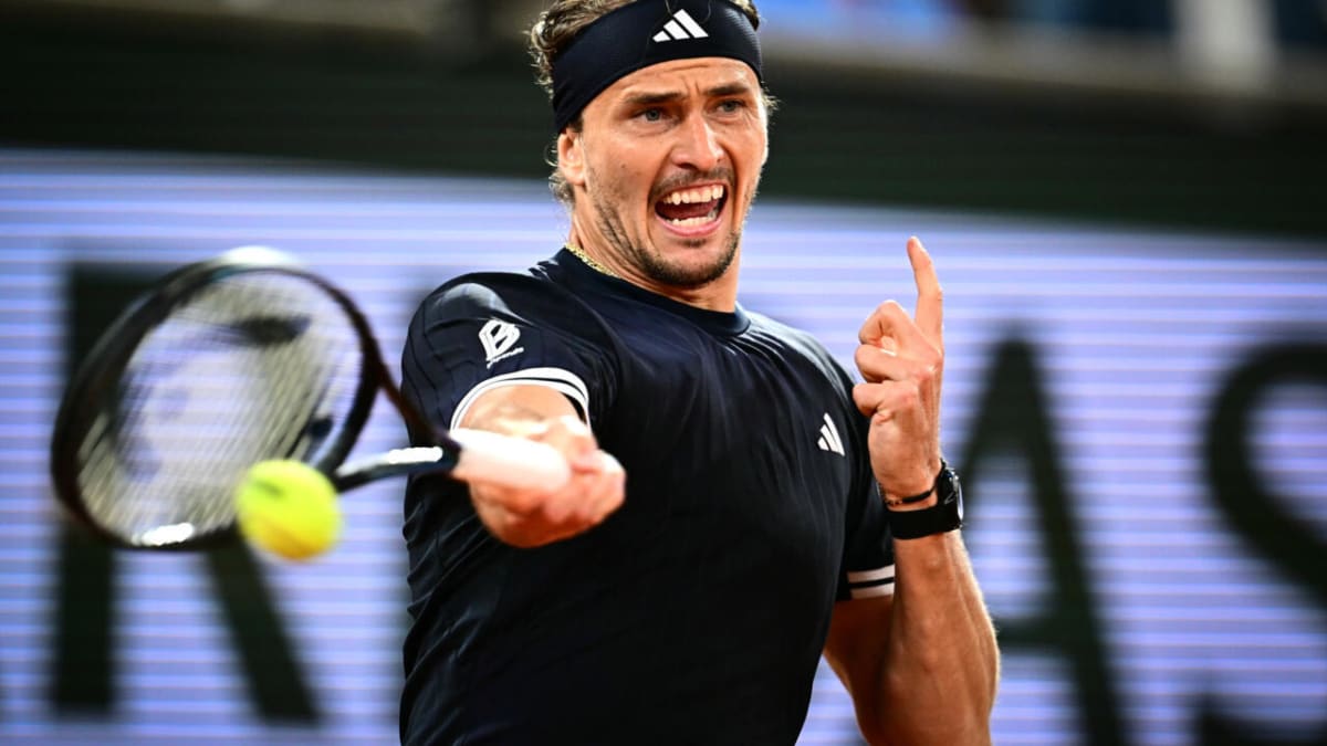 Alexander Zverev celebrating on clay court at French Open Roland Garros tournament