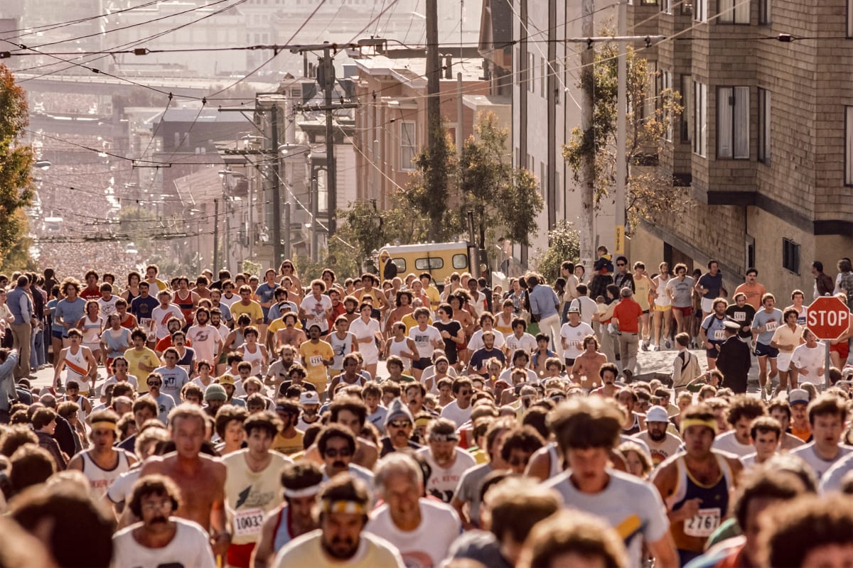 Thousands of runners crowd a San Francisco street during the 1986 Bay to Breakers race