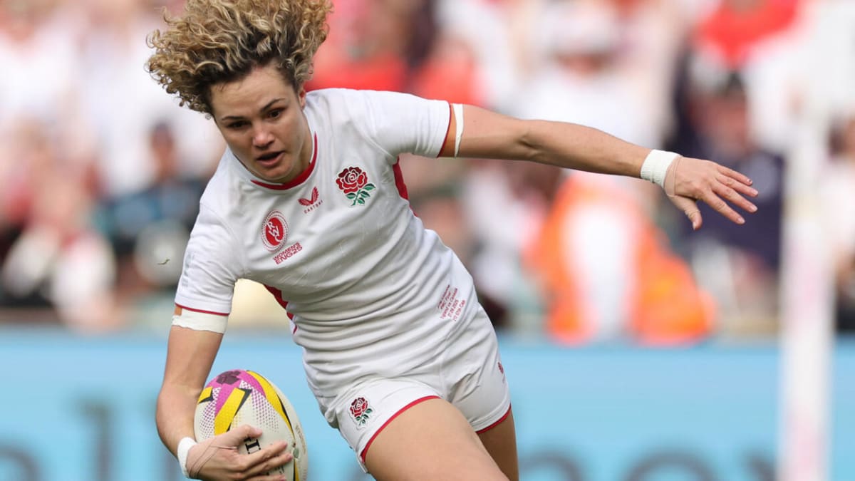 England Wins 34th Straight Game Before Record 77,120 Fans