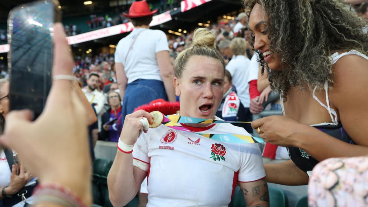 England Women's Rugby Defends Title Before Record Crowd