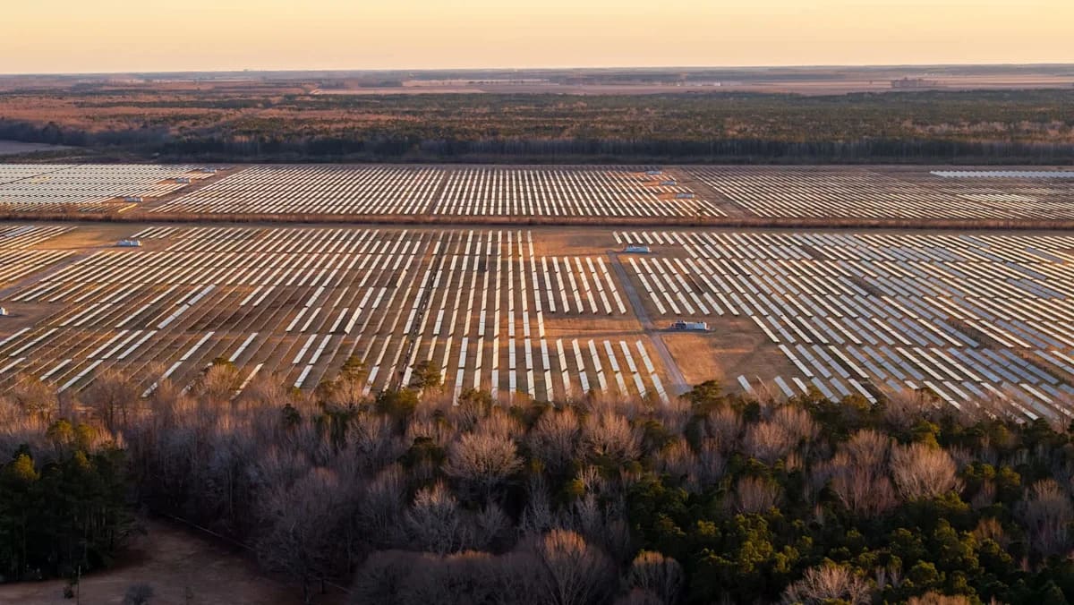 Solar Power Overtakes Wind as US Clean Energy Hits 370 GW
