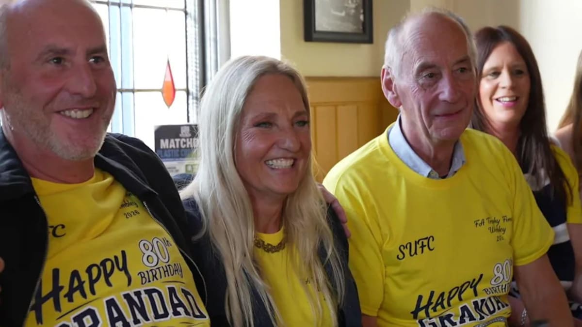 Dad Ditched Family Vacation for Game, Returns With Them - Image 5
