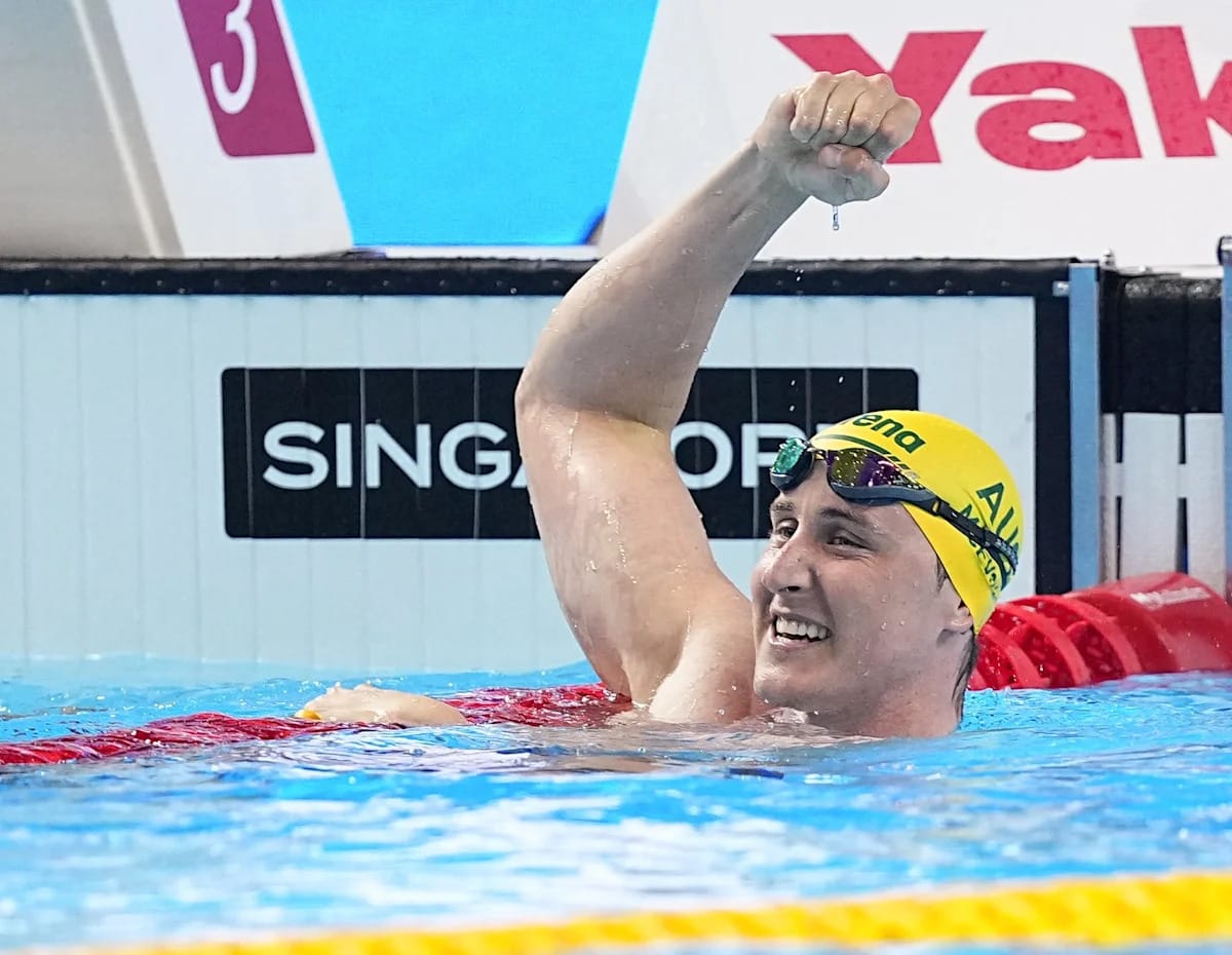 Swimmer Breaks 16-Year World Record in 20.88 Seconds