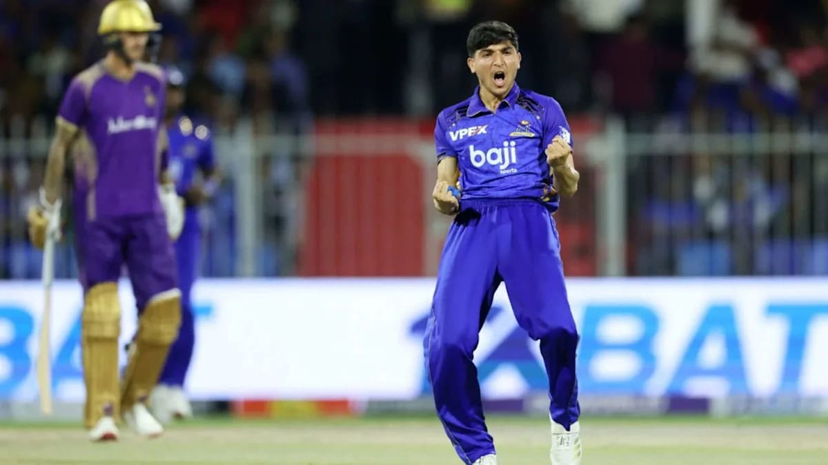 Muhammad Rohid bowling during a cricket match in MI Emirates uniform