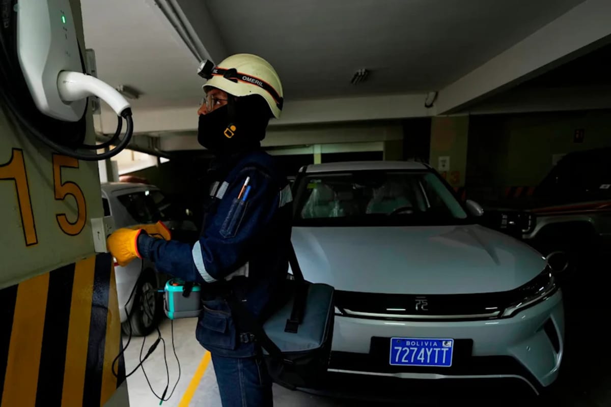 Bolivia's Fuel Crisis Sparks 570% Electric Car Boom - Image 5
