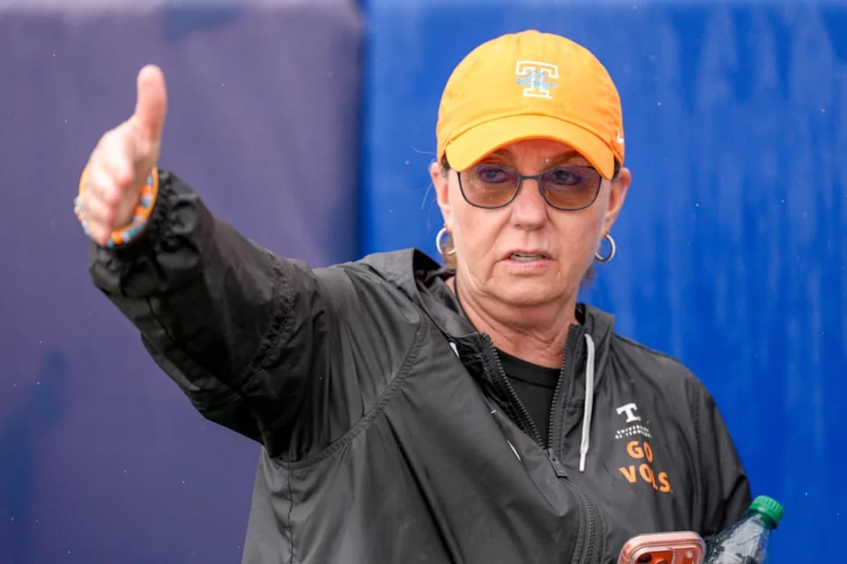 Tennessee Upsets Texas at Women's College World Series - Image 4