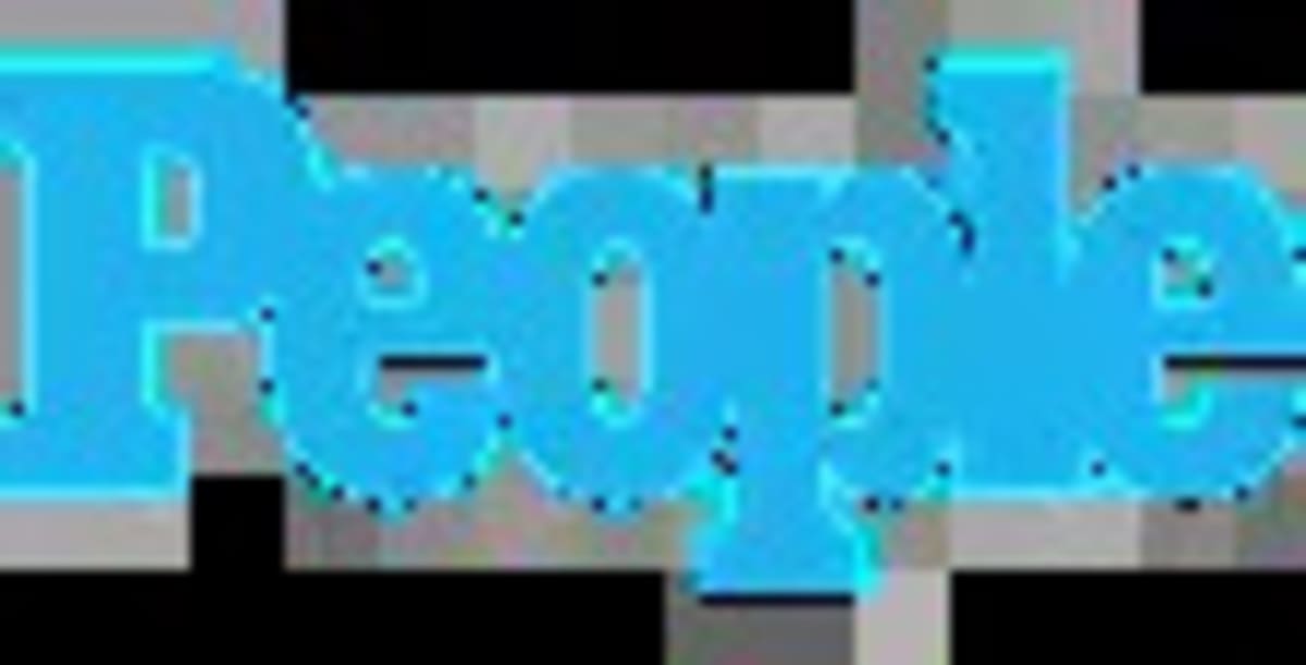 Travis Kelce Cheers Girls Football Team Inspired by Swift - Image 2