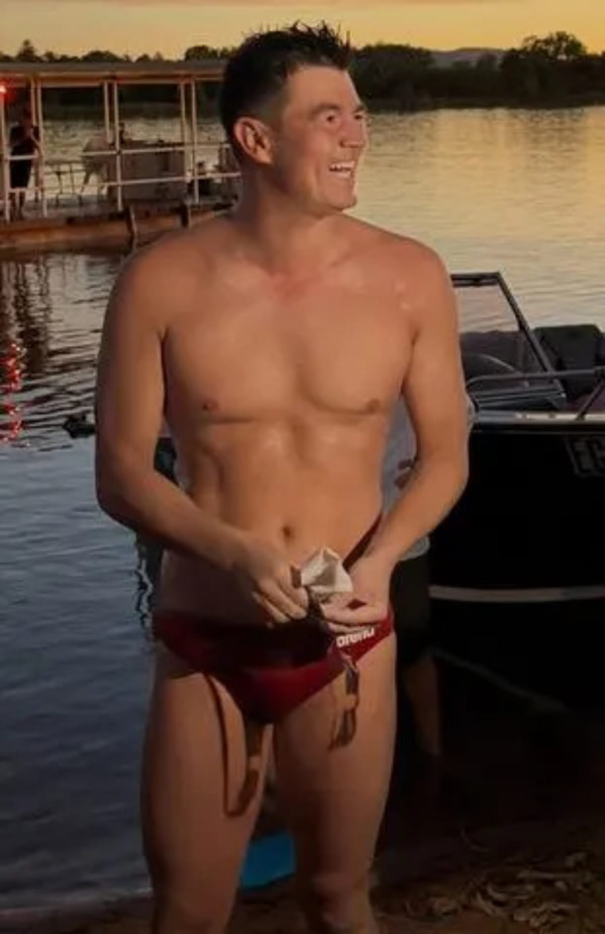 Swimmer Breaks Record in Crocodile River, Keeps All Limbs - Image 5