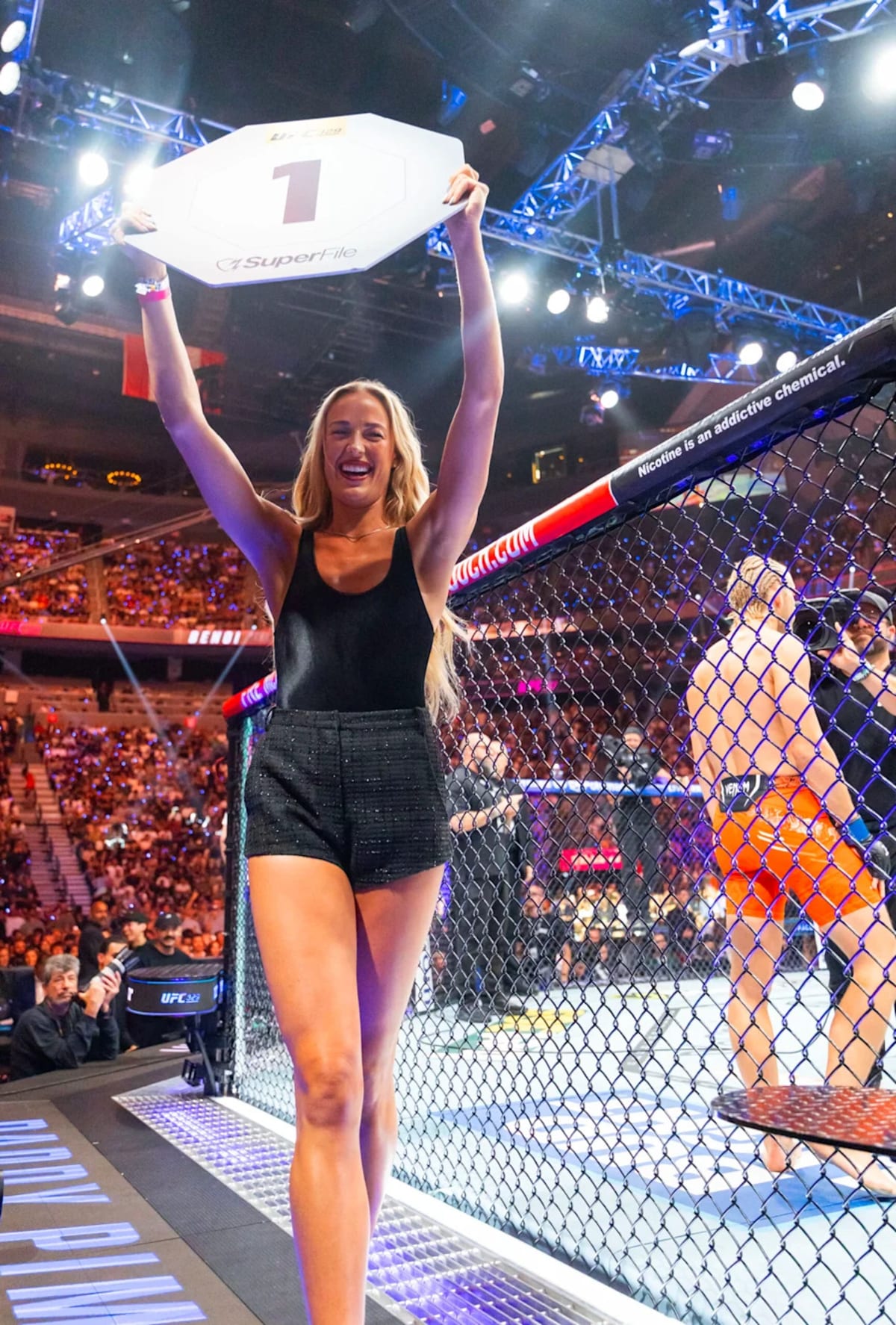 UFC Fighter and WNBA Star Unite in Viral Pointing Moment - Image 3