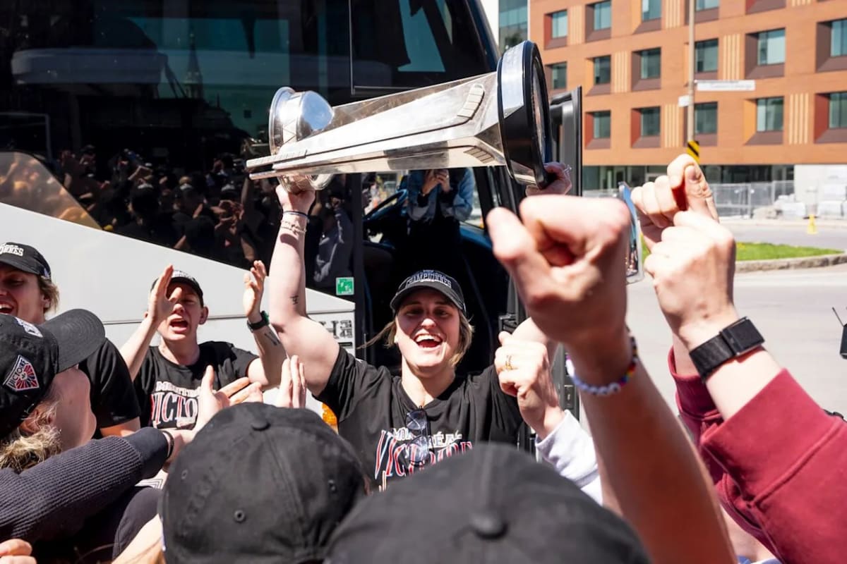 Montreal Victoire Brings Home Canada's First Walter Cup - Image 2