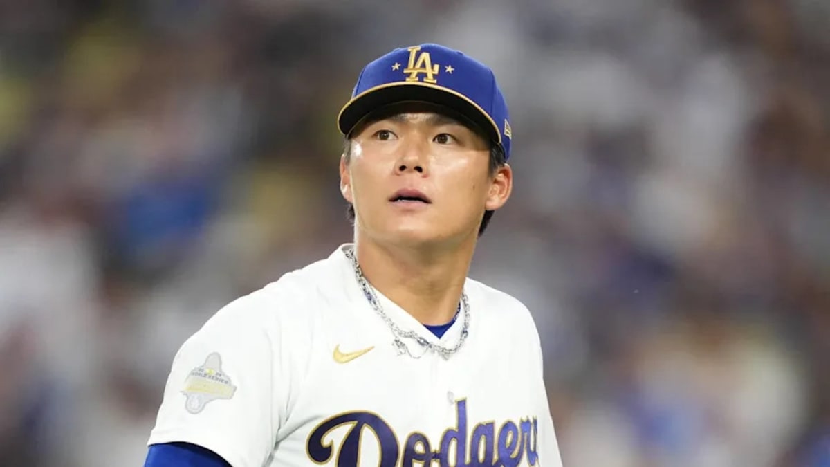 Dodgers Star Surprises 14-Year-Old Cancer Survivor at Game - Image 4