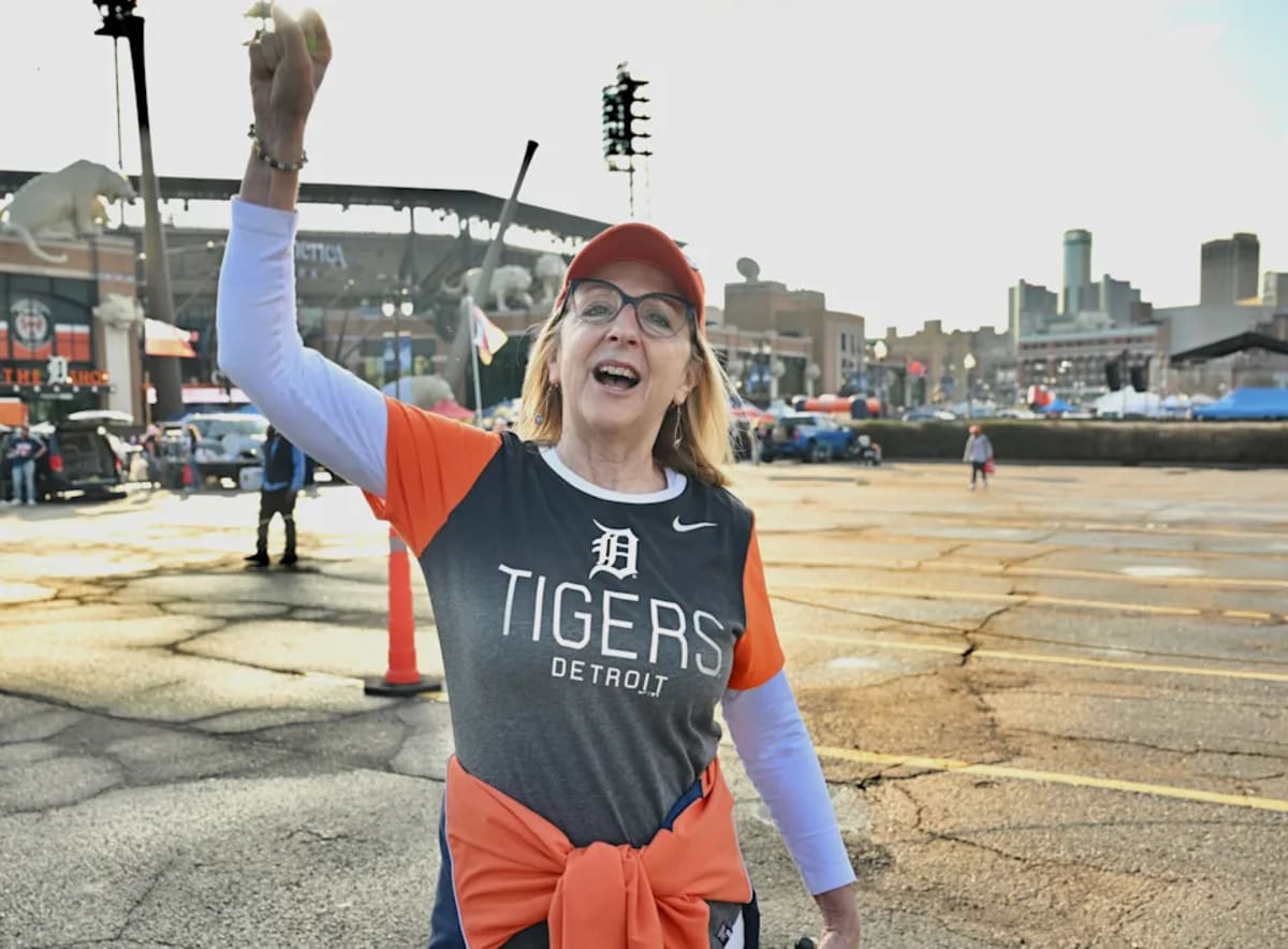Detroit Tigers Win on Opening Day Sparks Joyful Celebration - Image 2