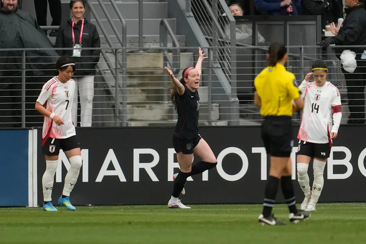 Rose Lavelle celebrates goal during USWNT victory over Japan in San Jose