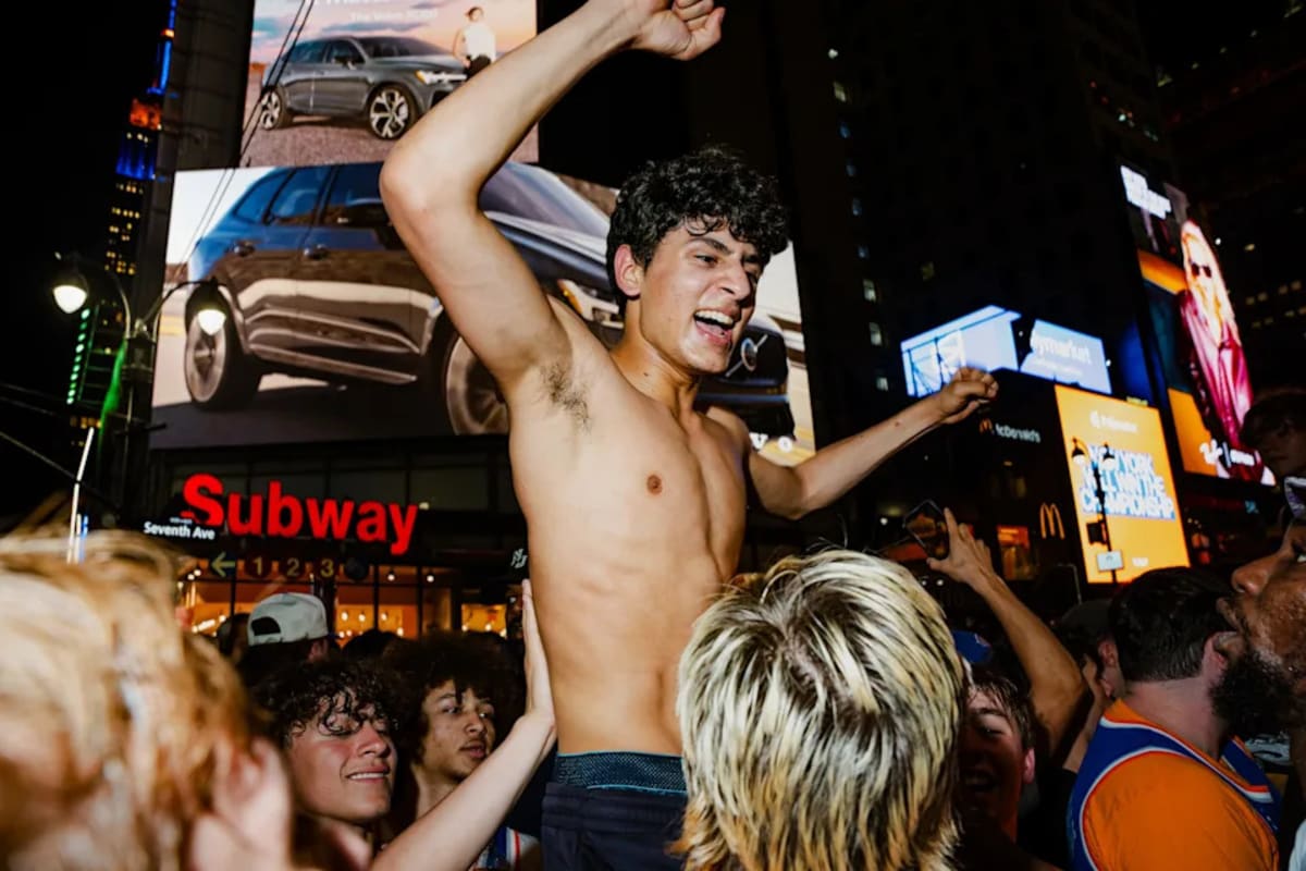 Knicks Finals Run Brings Fans Together in Houses of Worship - Image 4