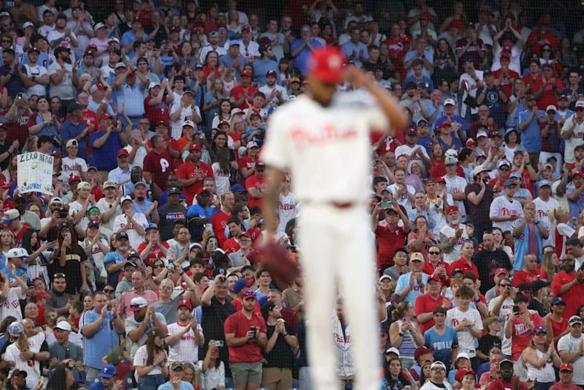Phillies' Sanchez Breaks 91-Year Record for Left-Handers - Image 3