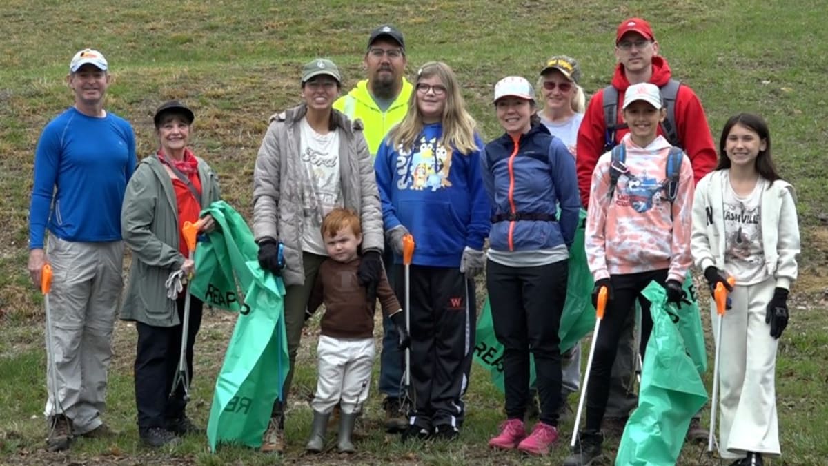 West Virginia Volunteers Clean 15 Miles of Trails