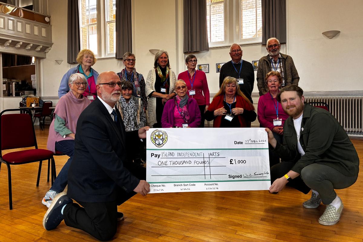 Isle of Wight Arts Charity Gets £1K Freemason Boost