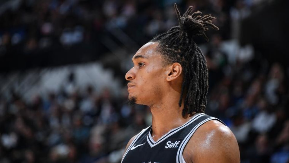 Spurs' Vassell Hits Viral Anime-Style Shot in Playoffs