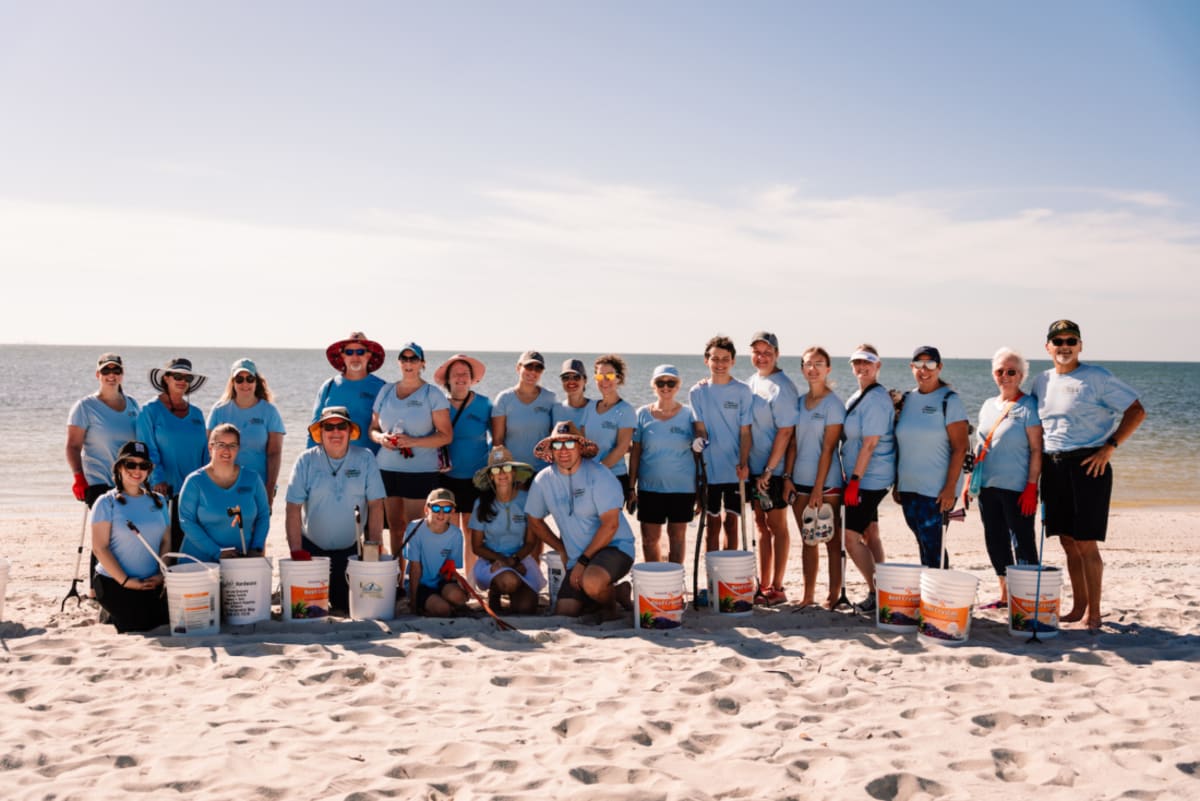 250 Volunteers Cleaned 900 Pounds From Florida Beaches - Image 2