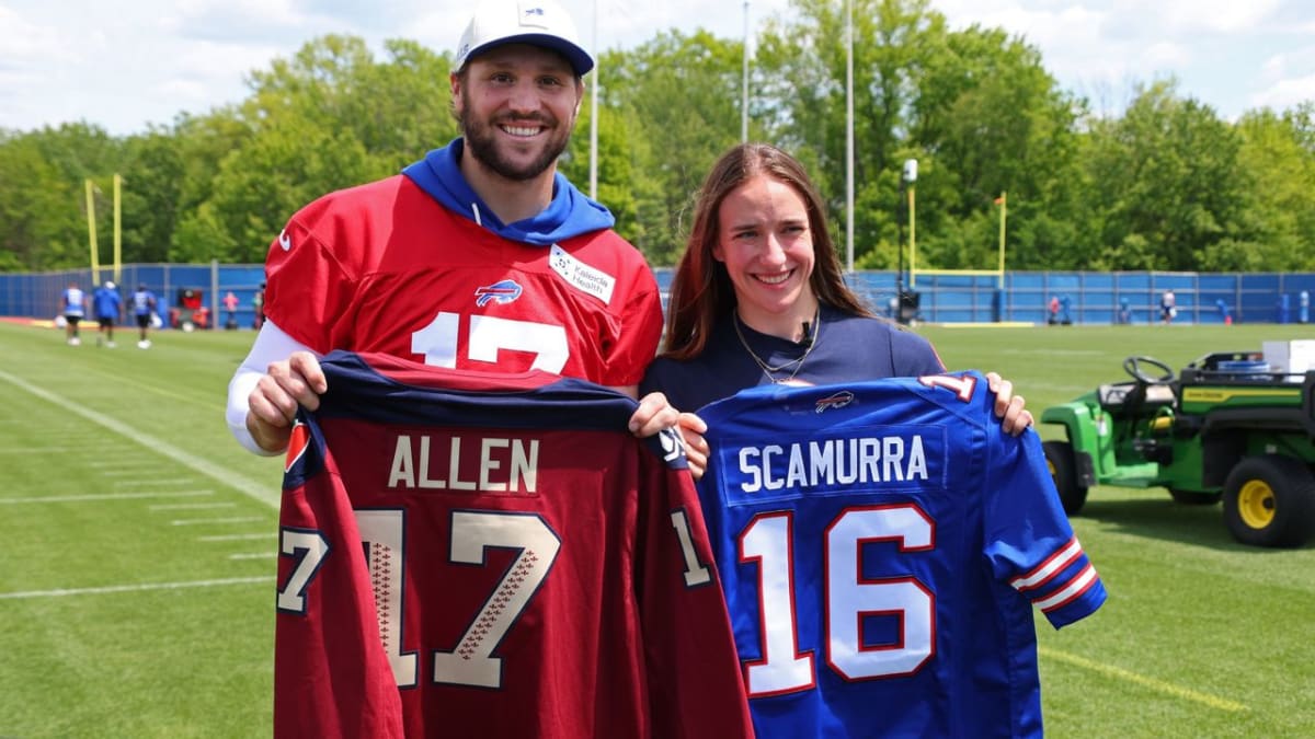 Olympic Gold Medalist Hayley Scamurra Visits Bills Practice