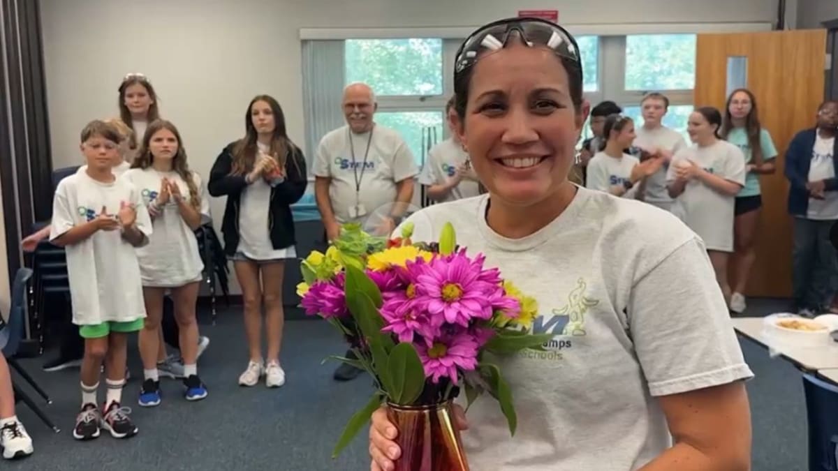 Florida Volunteers Fly 3,000 Miles to Help Wildfire Victims - Image 3