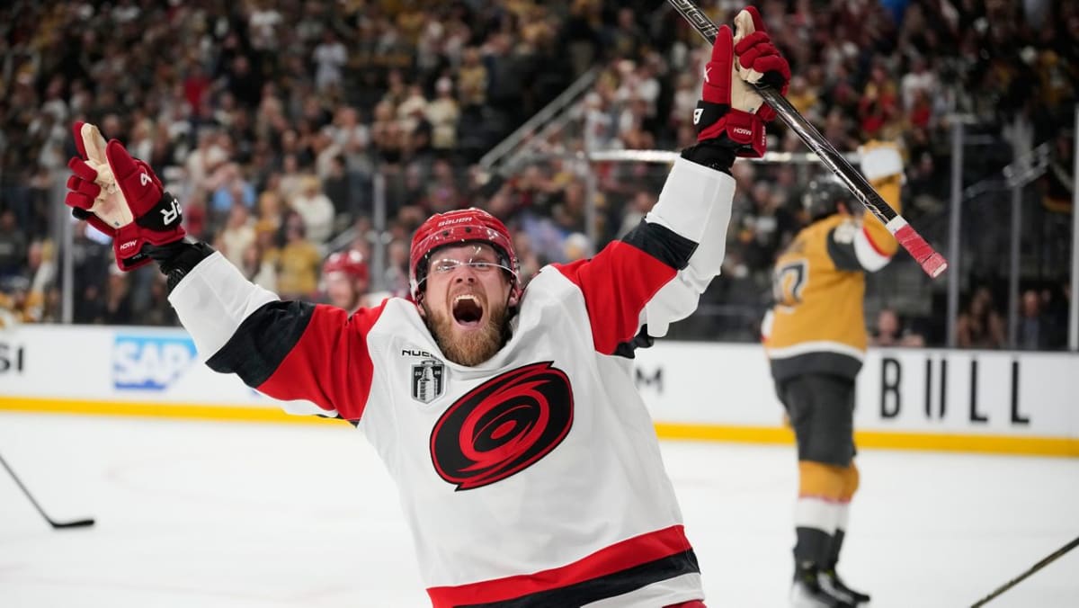 150,000 Fans Pack Raleigh for Hurricanes Stanley Cup Party - Image 4