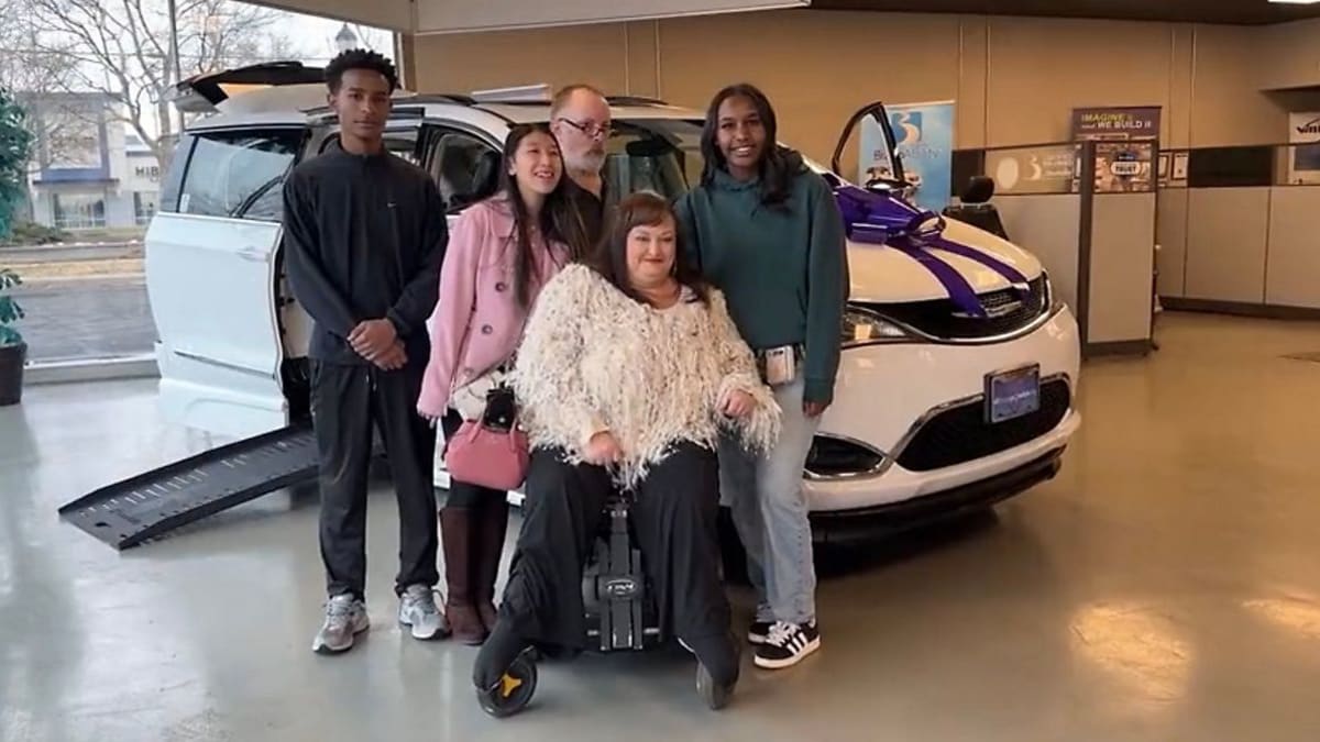 Durham Volunteers Drive Seniors to Free Doctor Appointments - Image 3