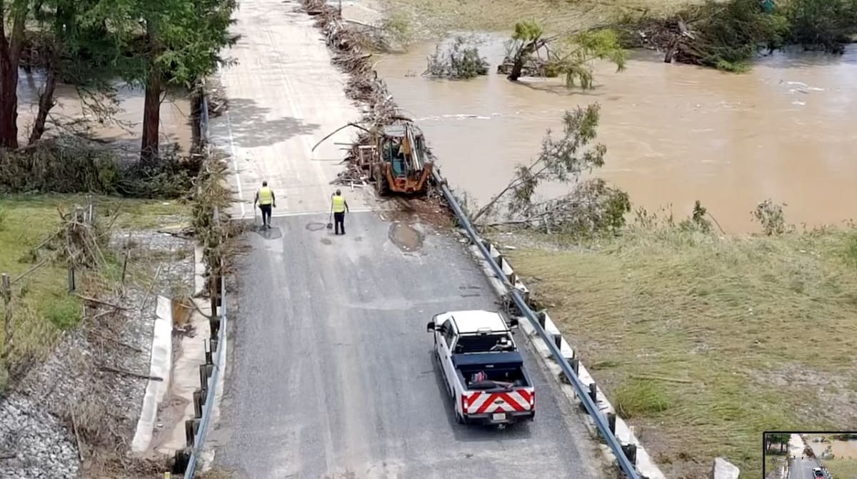 Texas Volunteers Rebuild After Back-to-Back Floods - Image 2