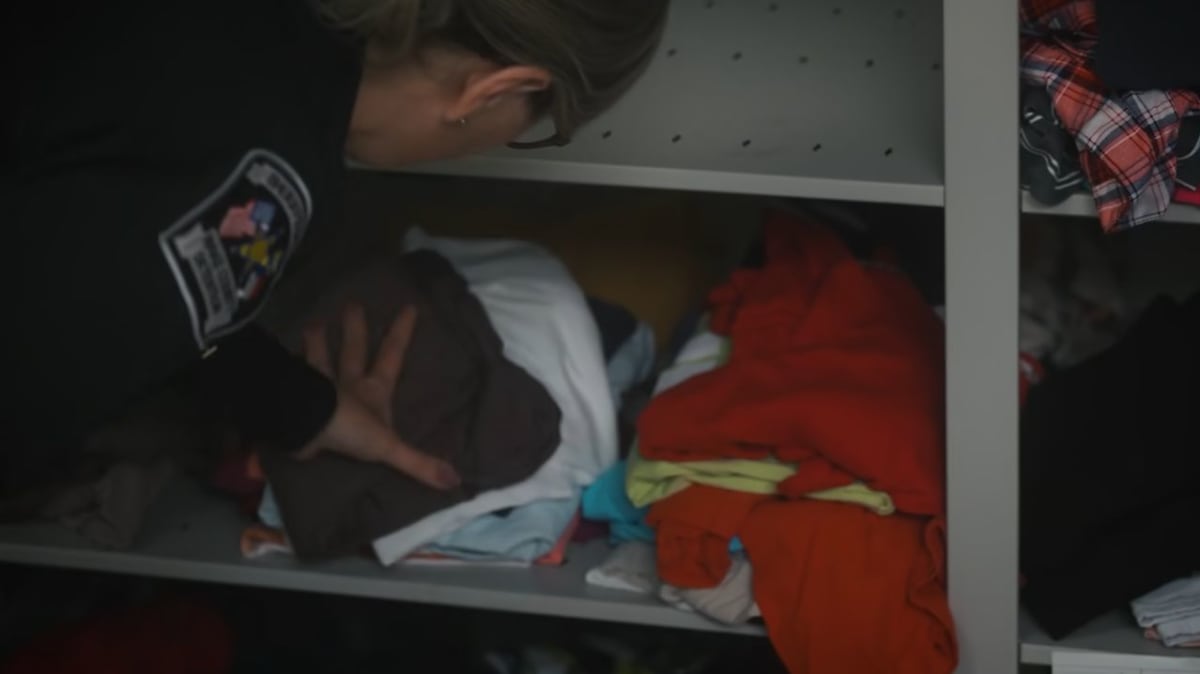90-Year-Old Volunteers Daily to Help Fellow Seniors - Image 3