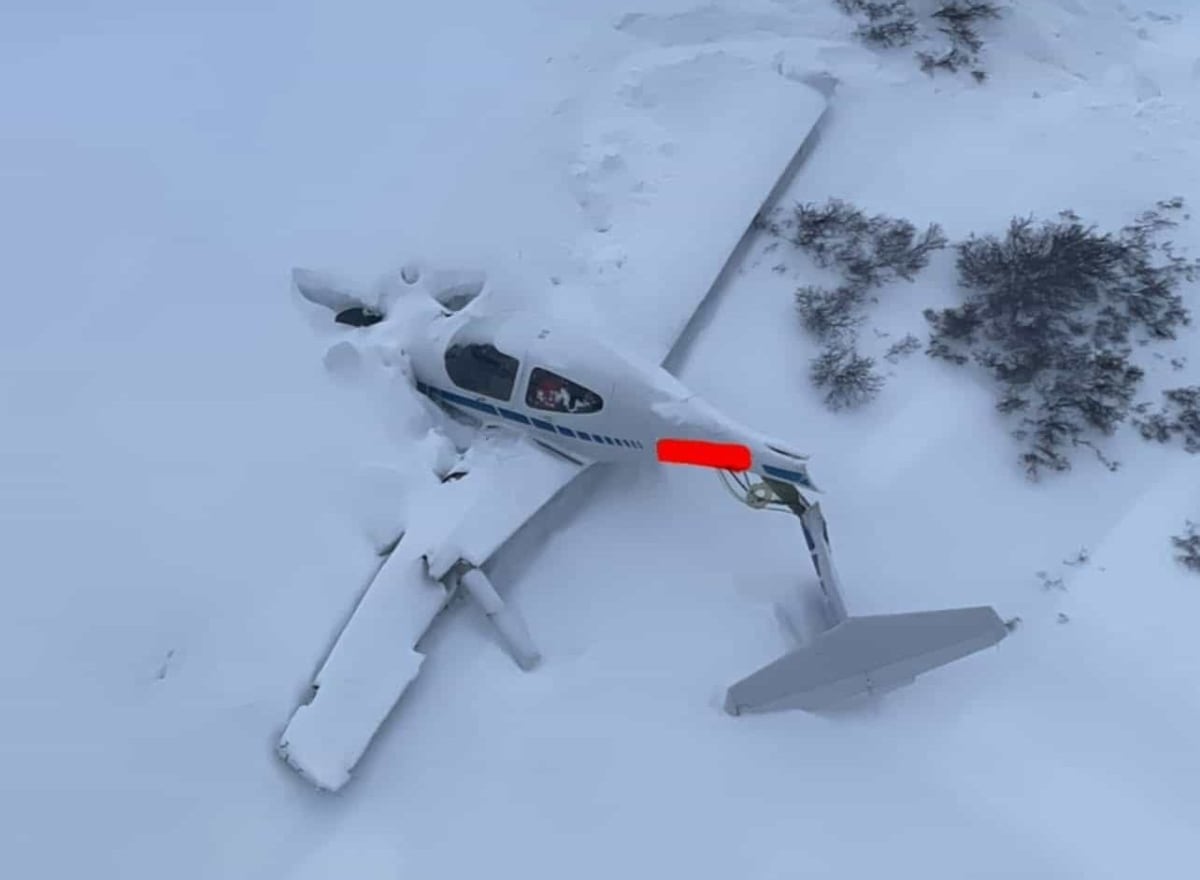 iPhone Alert Saves Pilot After Nevada Mountain Crash
