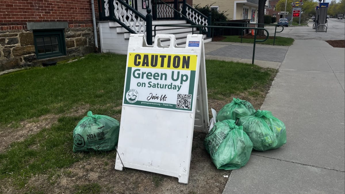25,000 Vermonters Clean 95% of State Roads in One Day