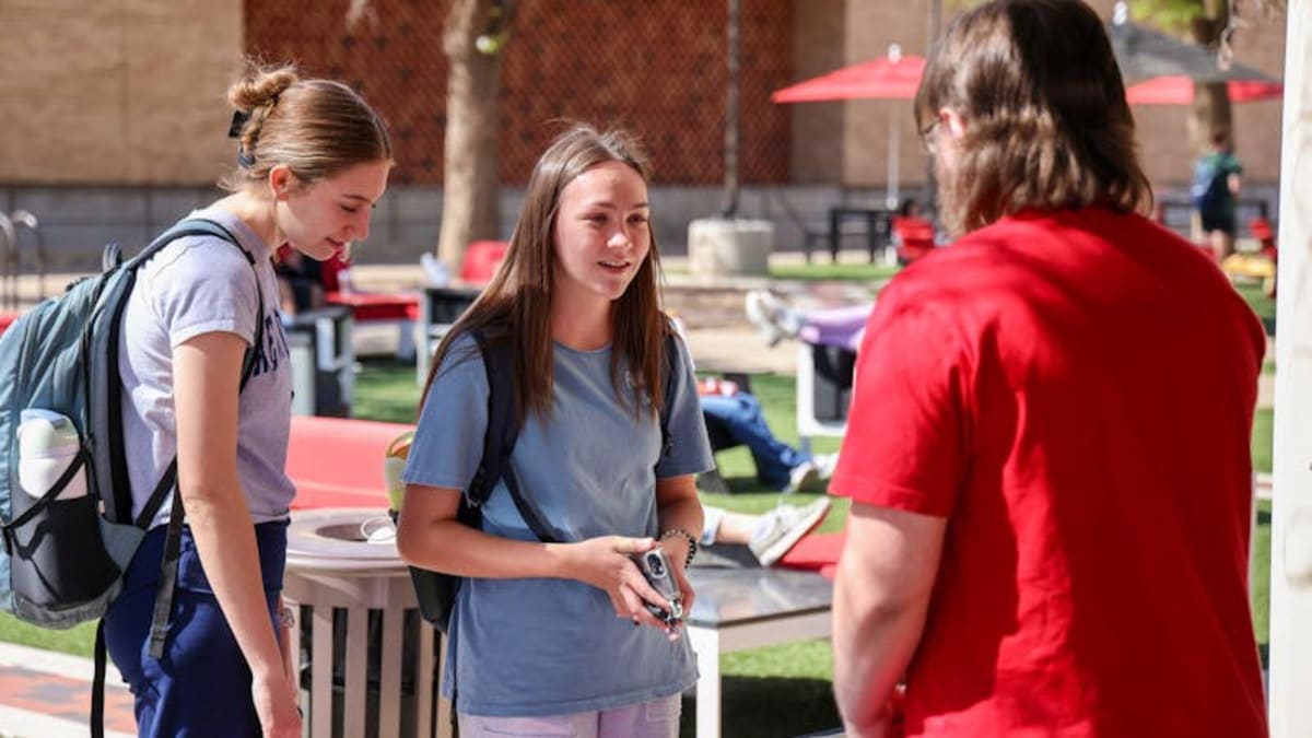 Texas Tech Students Spread Kindness with Simple Tasks