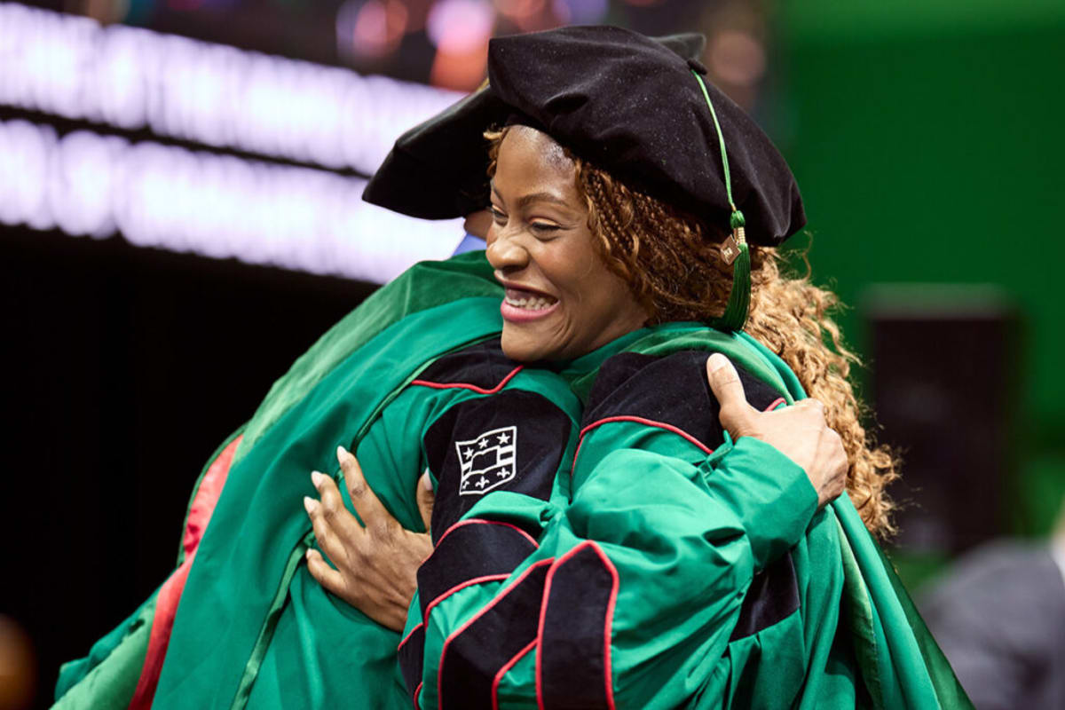 Andy Cohen Redefines Success for WashU Class of 2026 - Image 3