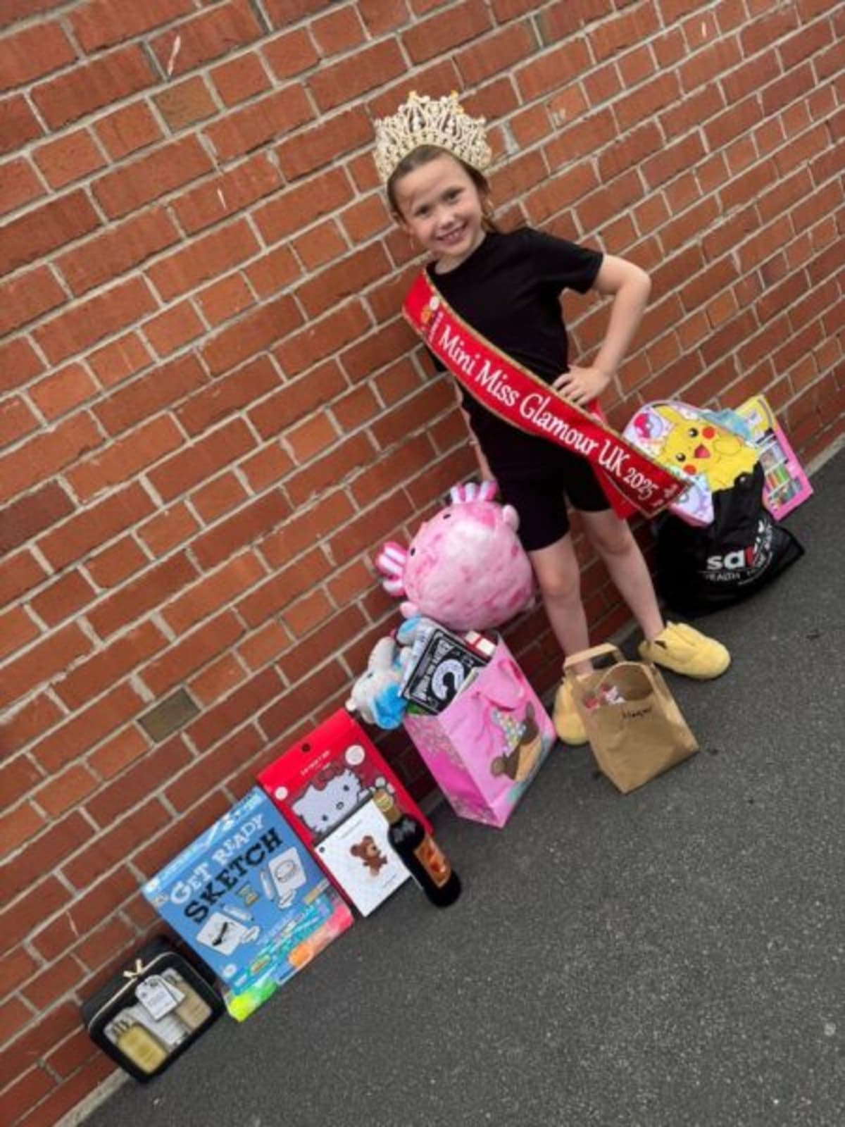 8-Year-Old Autistic Girl Raises £762 for Charity - Image 4