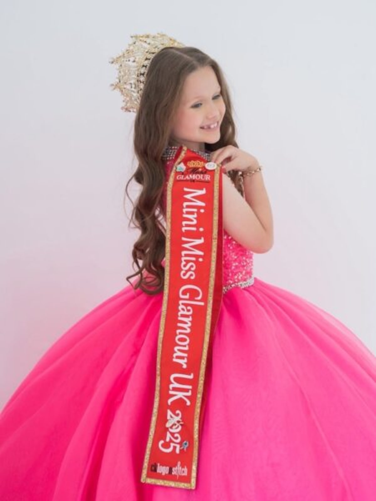 8-Year-Old Autistic Girl Raises £762 for Charity - Image 5