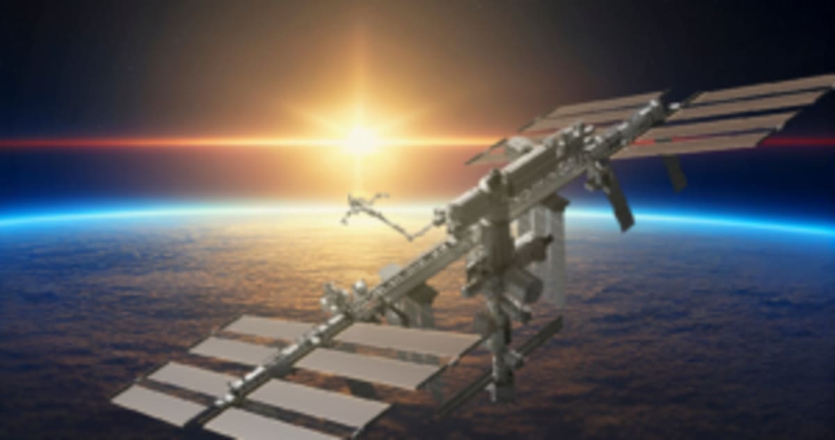 NASA Probe Survives 692,000 MPH Dive Through Sun's Crown - Image 5
