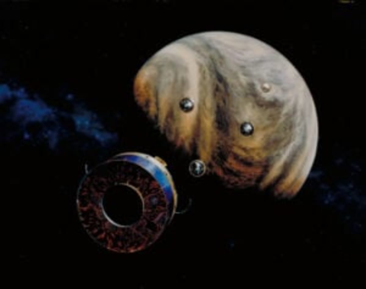Webb Telescope Finds Mystery Molecule on Titan and Pluto - Image 2