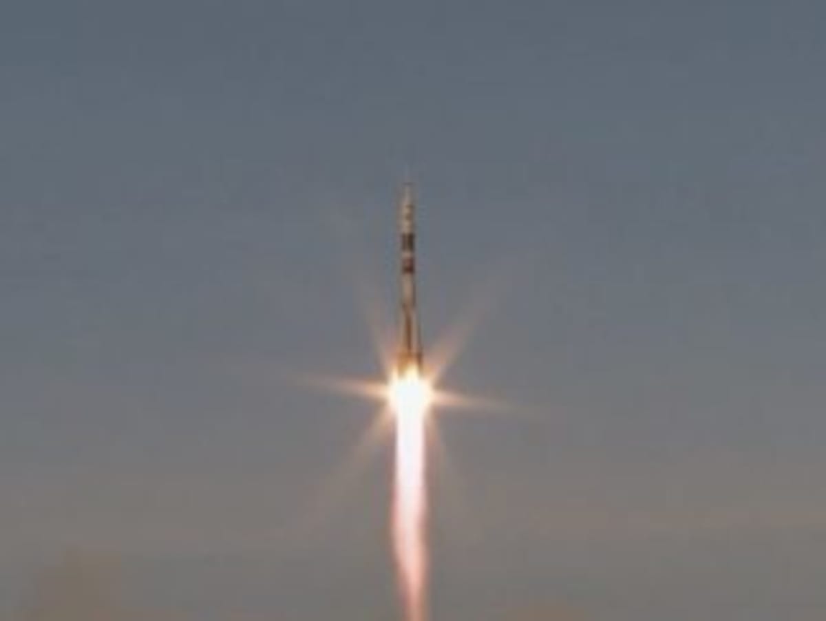 NASA Races to Save $500M Telescope From Fiery Reentry - Image 4