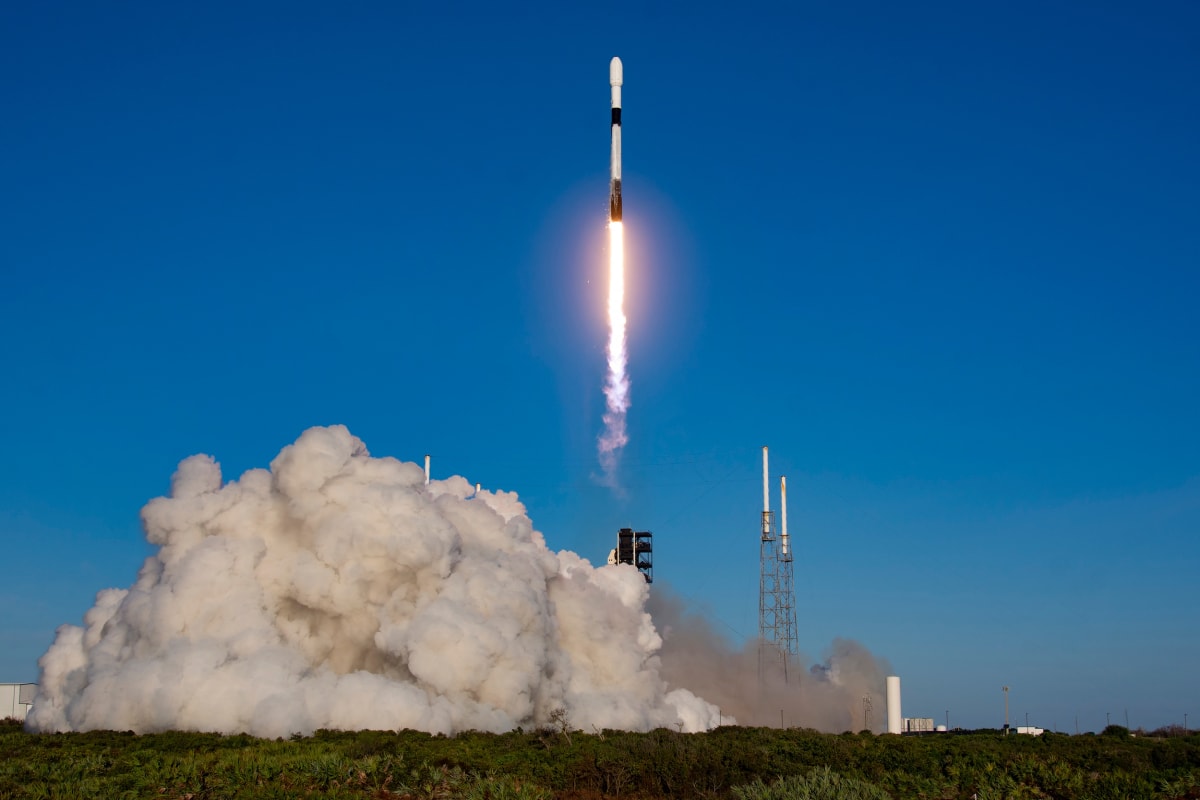 SpaceX Rocket Delivers 5 Tons of Supplies to Space Station