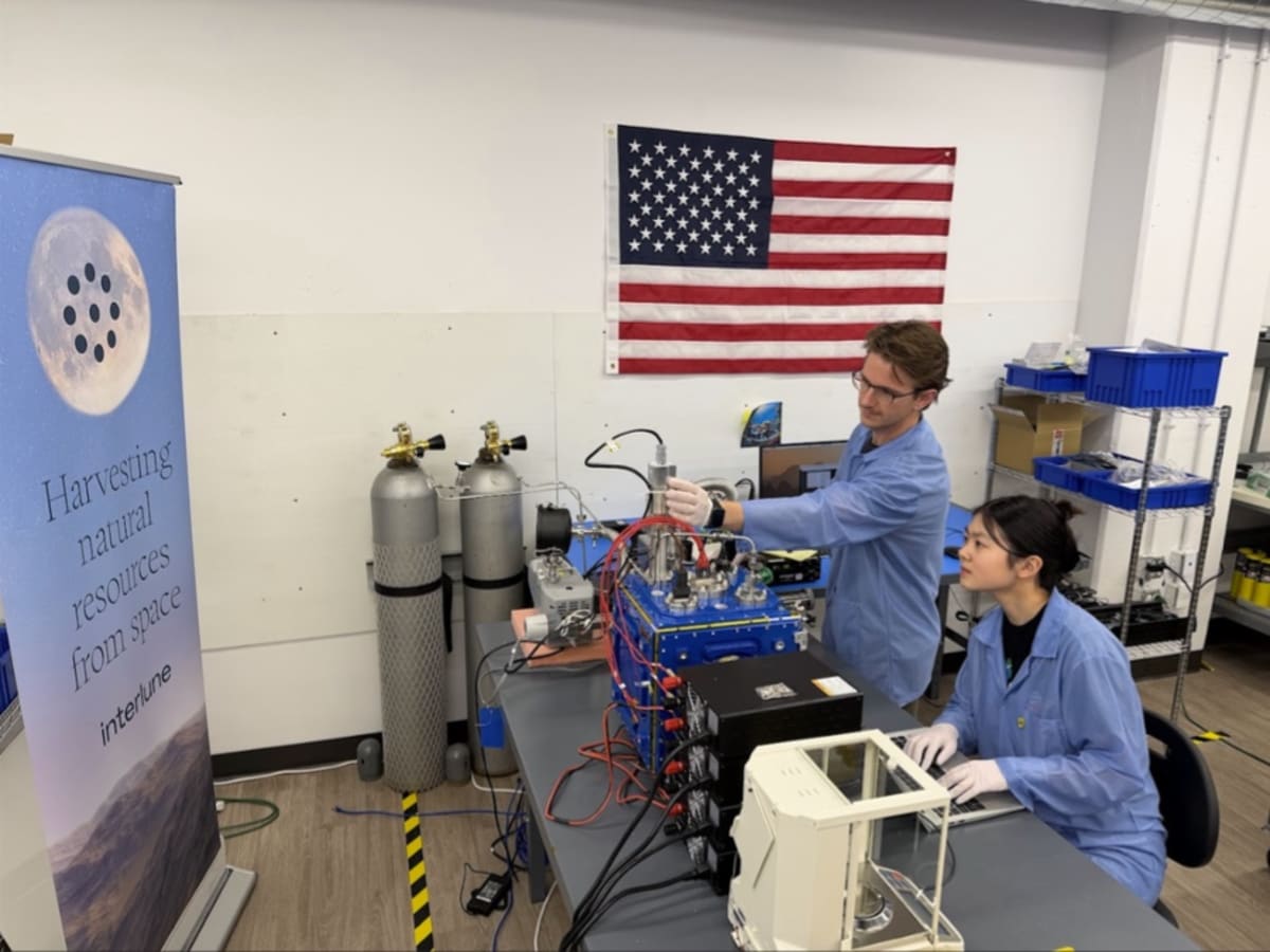 Robotic payload extracting helium-3 from gray lunar regolith on moon's surface