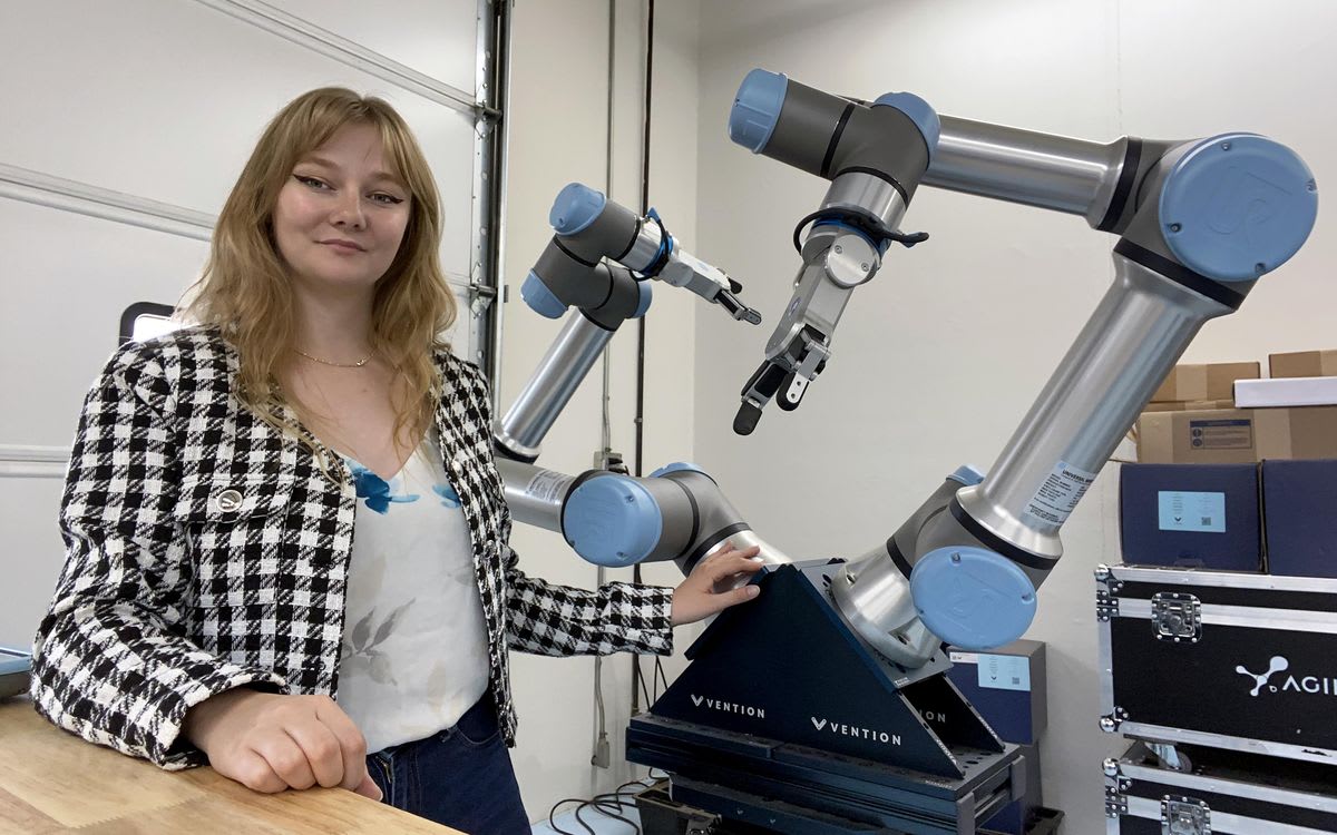 Grad Student Teaches NASA Robots to Build Satellites in Space - Image 2