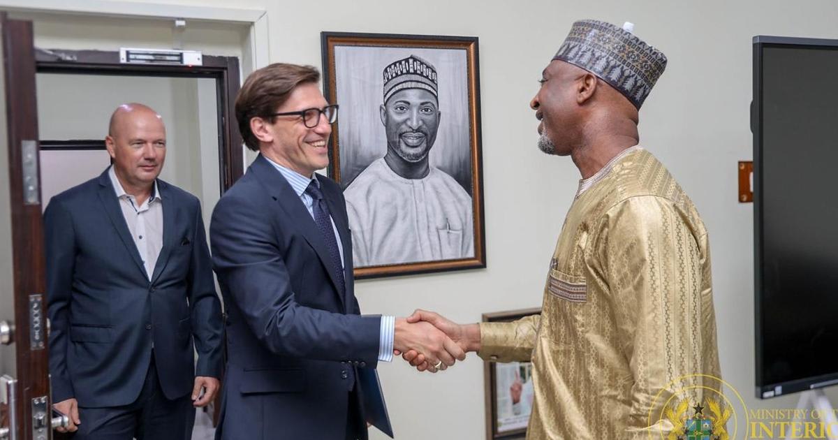German Ambassador Frederik Landshöft meeting with Ghanaian Interior Minister in formal government office setting