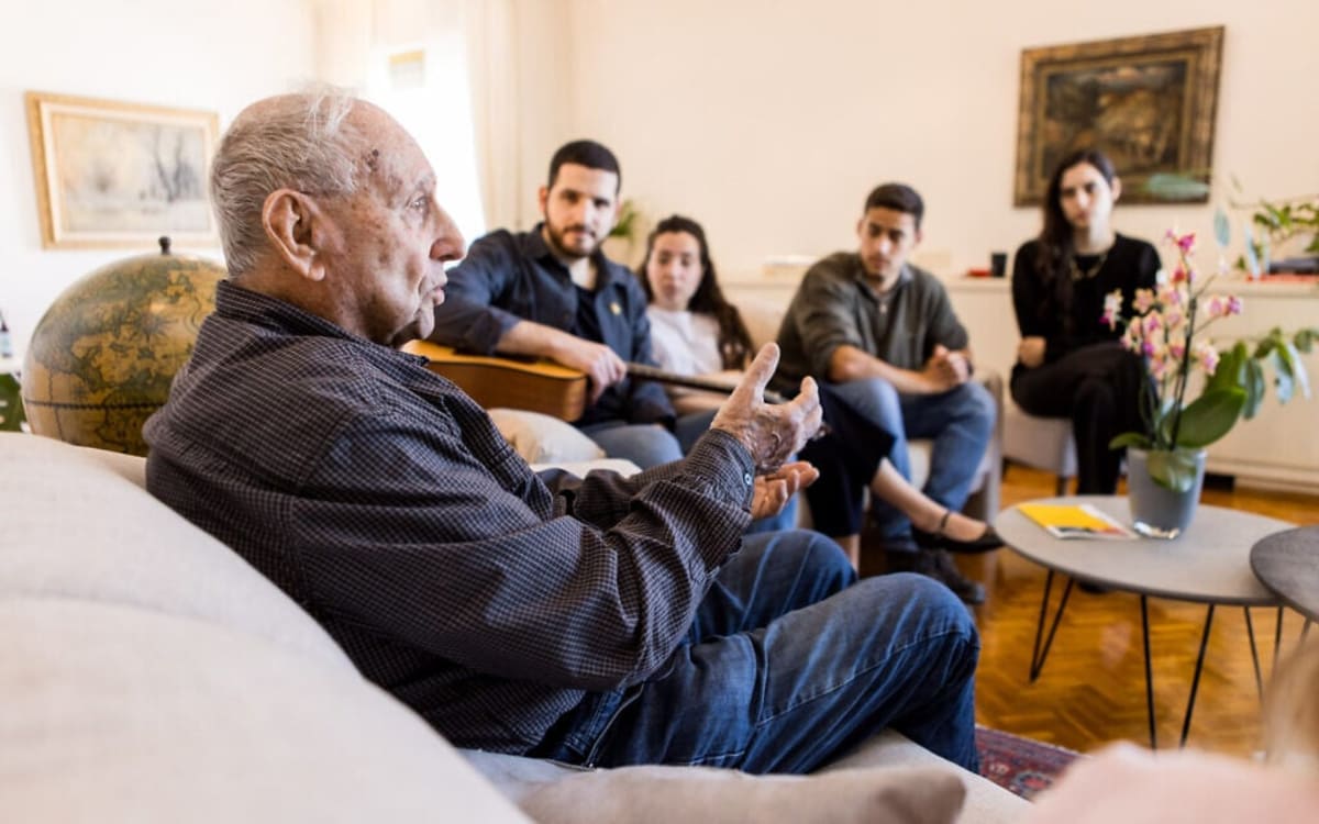 Israeli Students Keep Holocaust Stories Alive in Living Rooms - Image 2