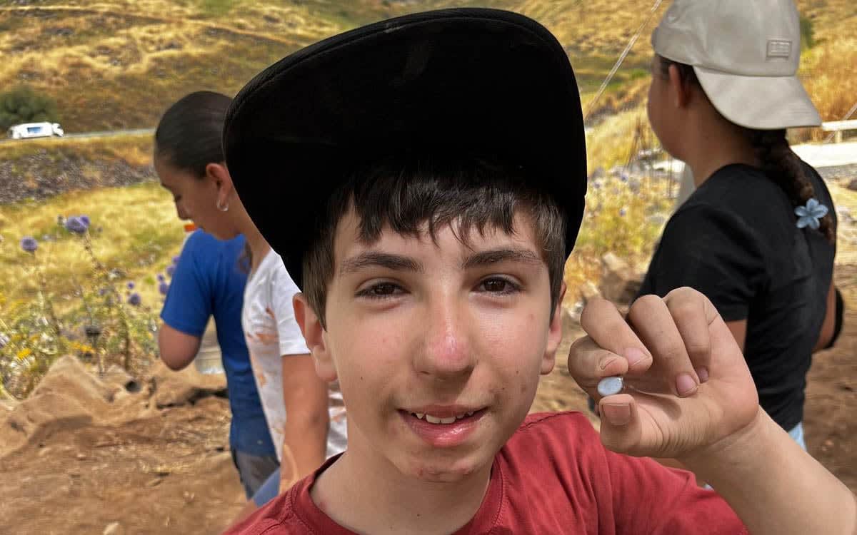 12-Year-Old Discovers 1,500-Year-Old Gemstone in Israel