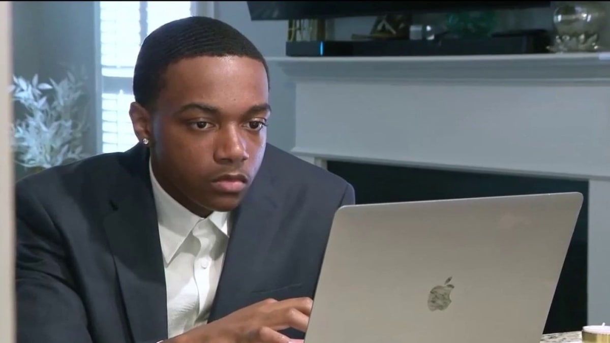 Georgia Teen Scores Perfect 1600 on SAT While Playing Football - Image 3