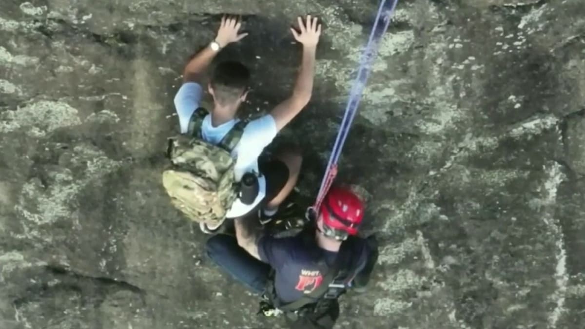 Georgia Firefighter Rescues Stranded Mountain Climber - Image 2