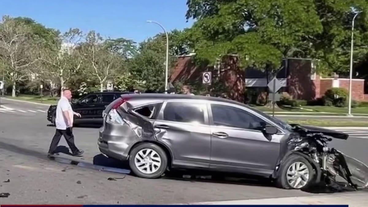Detroit Priest Tackles Car Thief in Clerical Collar - Image 3