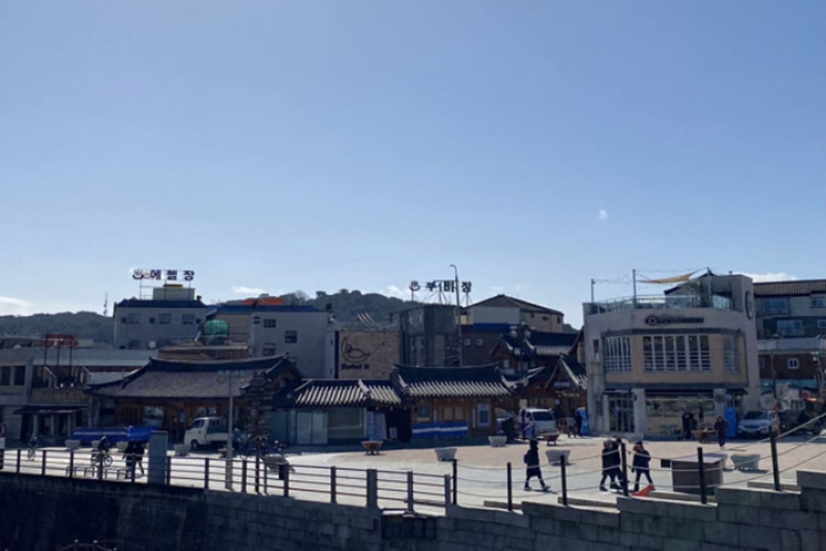 Hospital building in Suwon, South Korea, where injured Thai worker receives treatment and government protection