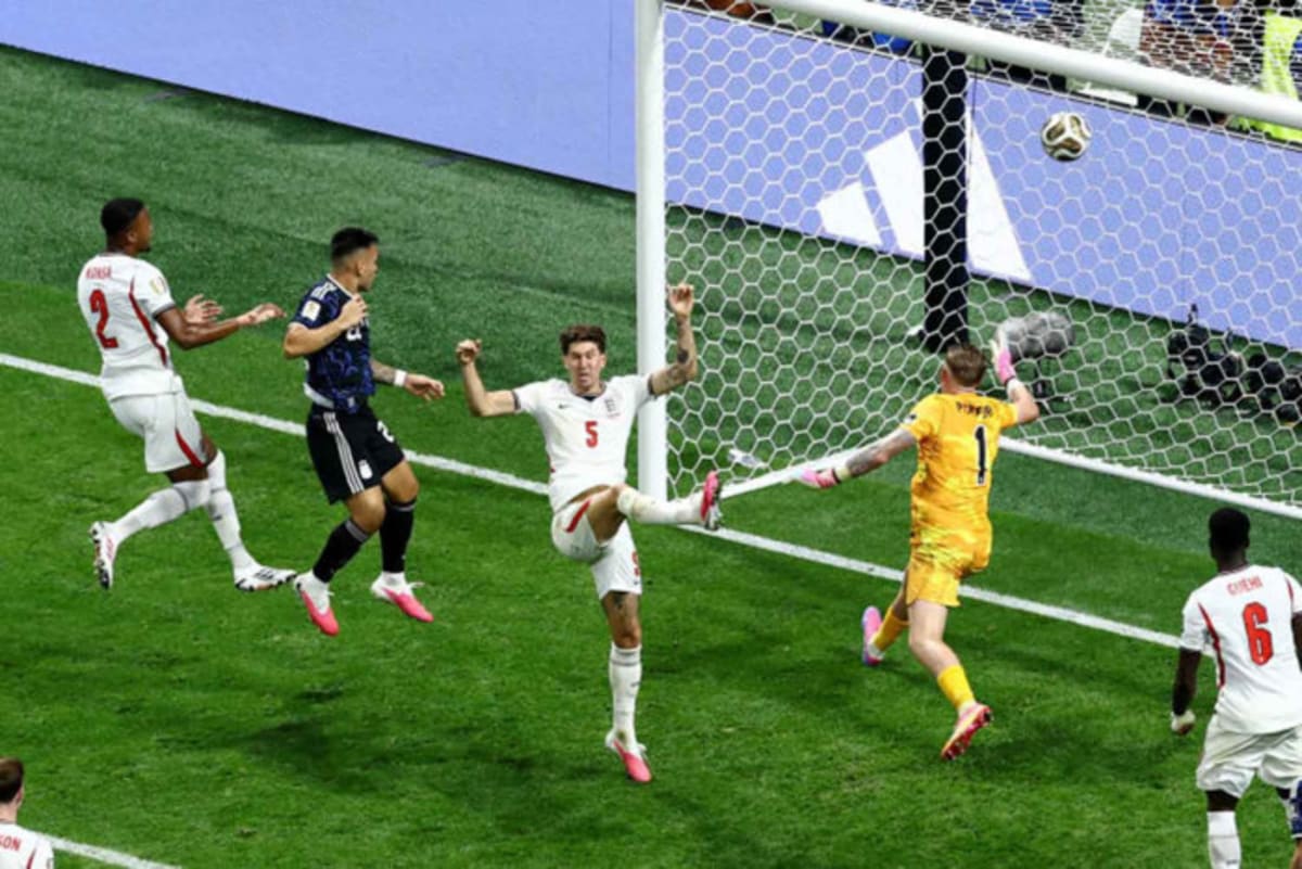 Argentina Stuns England 2-1 in Epic World Cup Comeback