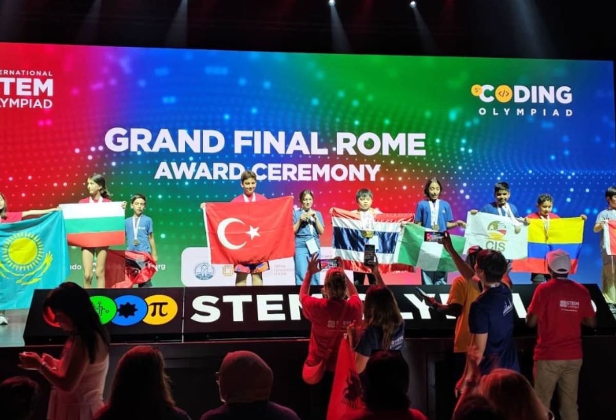 9-Year-Old Thai Coder Wins Two World Championships in Rome - Image 5